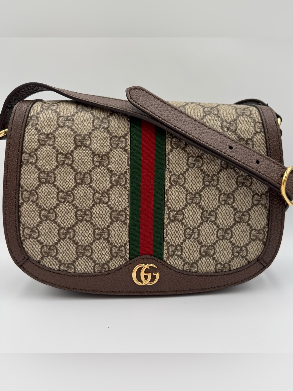 Gucci Ophelia GG Supreme Canvas Crossbody Medium